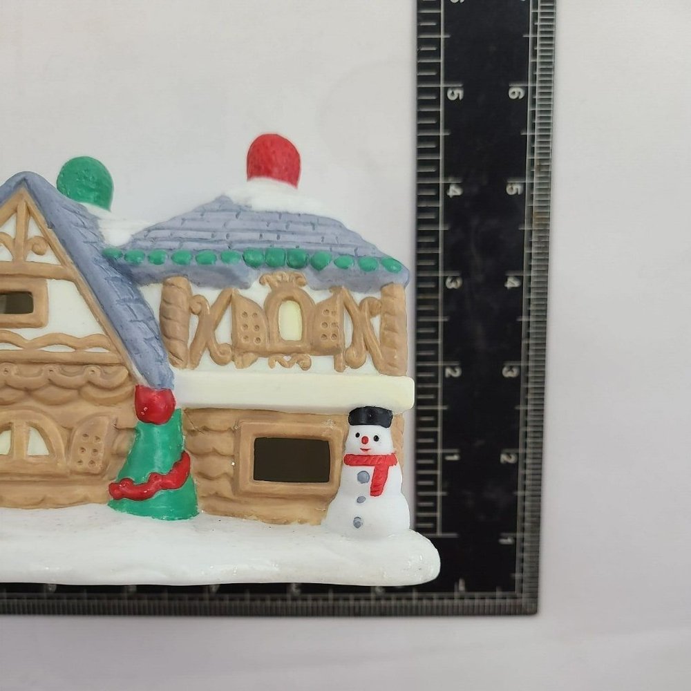 Vintage 1994 AVON  Santa Town Ceramic Santa's House Village - Picture 7 of 7